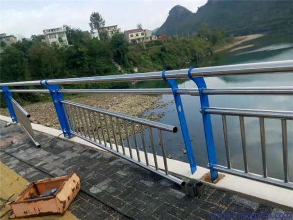海南不锈钢复合管护栏是一种卓越的防护材料